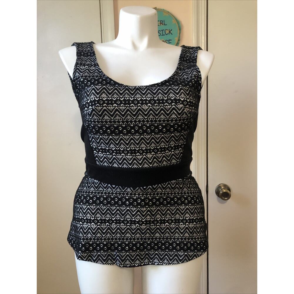 Deletta Anthropologie Tank Medium Black White Printed Peplum Blouse Scoop Neck